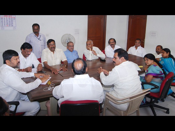 వలసలపై సమీక్ష