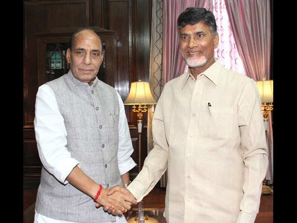 రాజ్‌నాథ్ సింగ్‌తో భేటీ