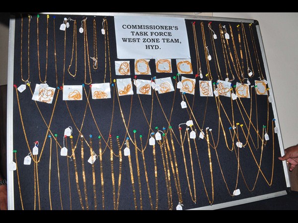 చైన్ స్నాచింగ్ ముఠా పట్టివేత