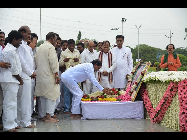 కేసీఆర్