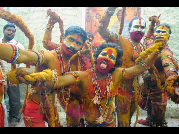 పోతరాజుల విన్యాసం