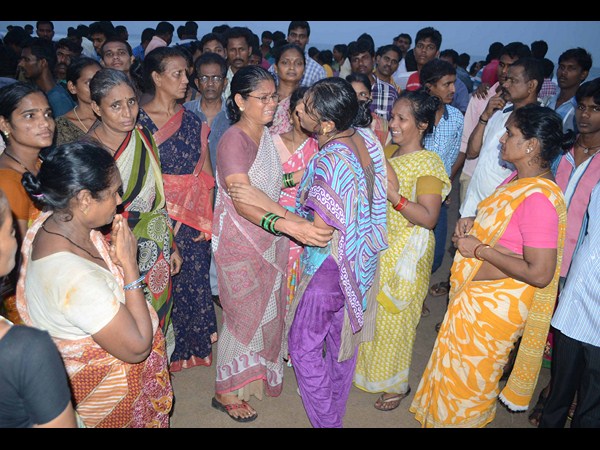 ఇద్దరు మృతి, ఒకరు గల్లంతు..