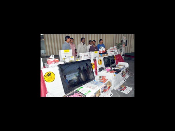  సీసీ కెమెరాలు