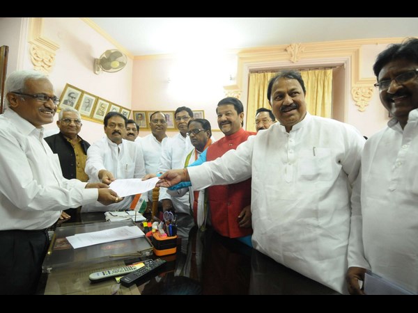 ఫరూఖ్ హుస్సేన్ ఫరూఖ్ హుస్సేన్