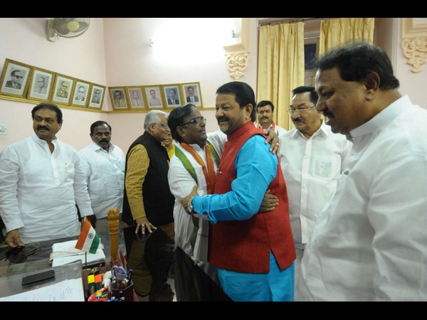 ఫరూఖ్ హుస్సేన్ ఫరూఖ్ హుస్సేన్