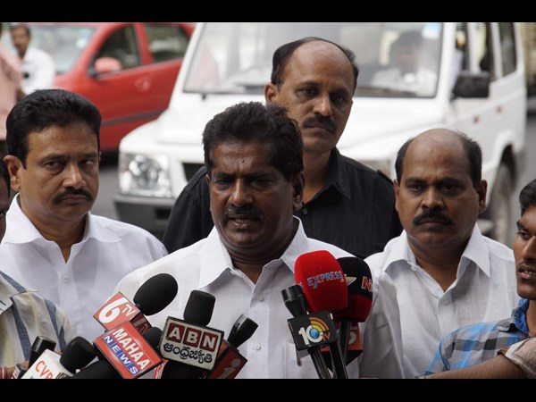 మీడియాతో అశోక్ బాబు