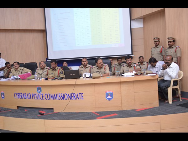 రివ్యూ సమావేశంలో...