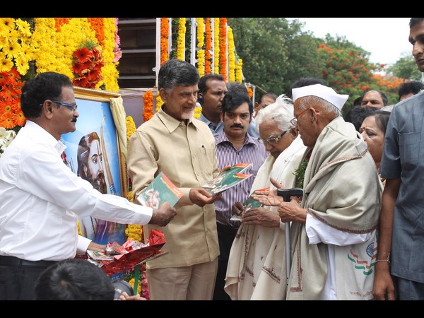 సమరయోధులకు సత్కారం