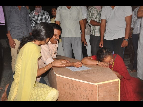 చక్రపాణి అంత్యక్రియలు