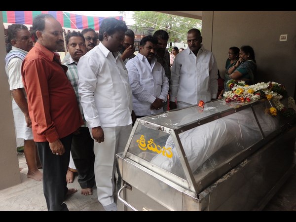 చక్రపాణి అంత్యక్రియలు