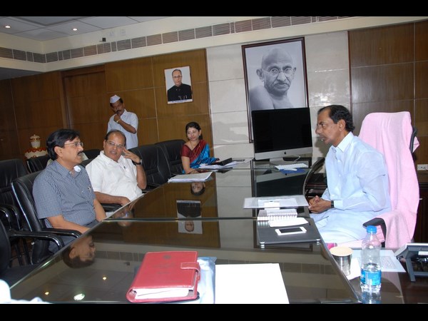 పెండింగు ప్రాజెక్టులపై ఆరా