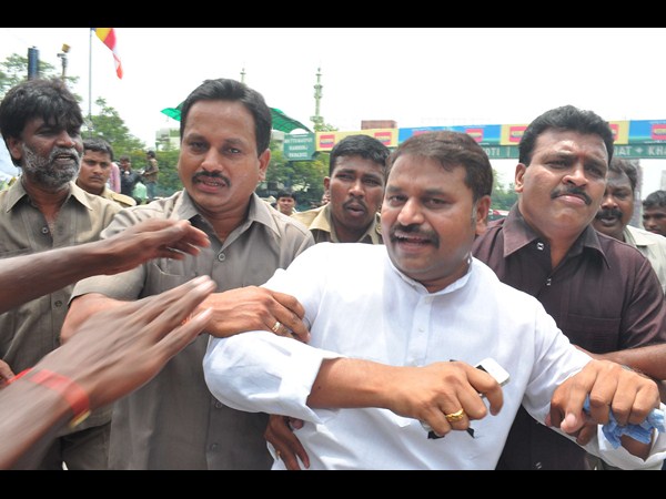 అద్దంకి దయాకర్ మద్దతు