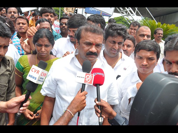 తలసాని శ్రీనివాస యాదవ్ సంఘీభావం
