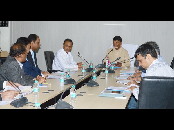సమావేశంలో అనిల్ అంబానీ