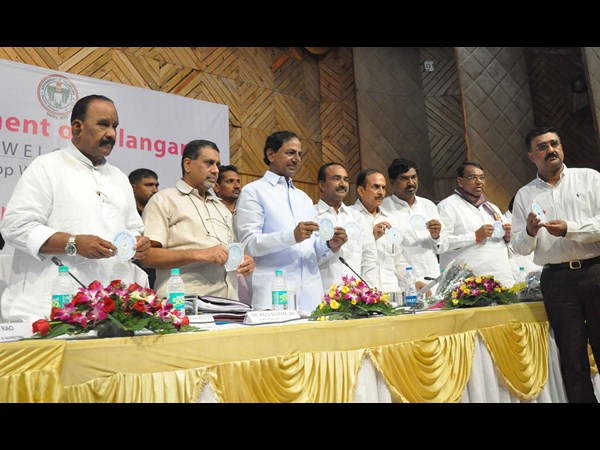 లంచ్ సమయానికి టీ బ్రేక్