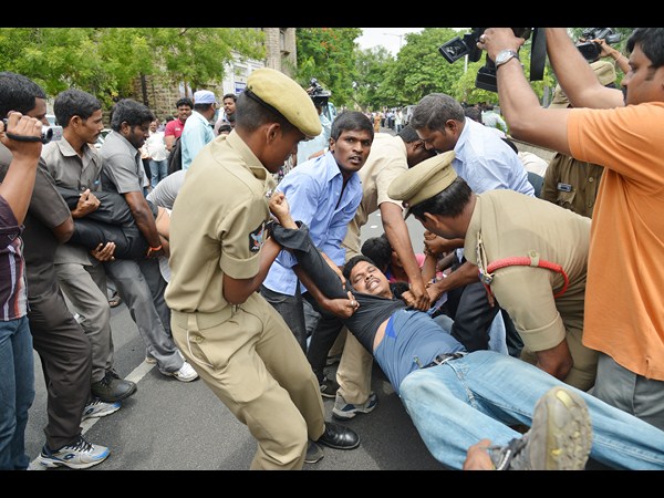 వెంటనే కౌన్సెలింగ్ జరపాలి