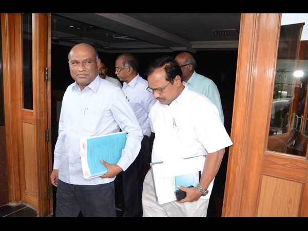 సమావేశం నిర్ణయాలు