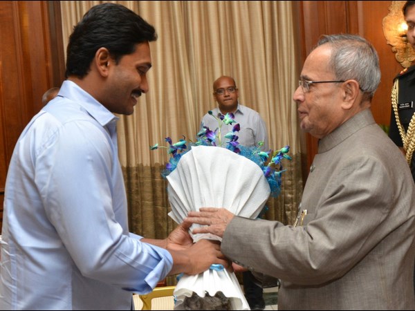 ప్రణబ్‌తో జగన్