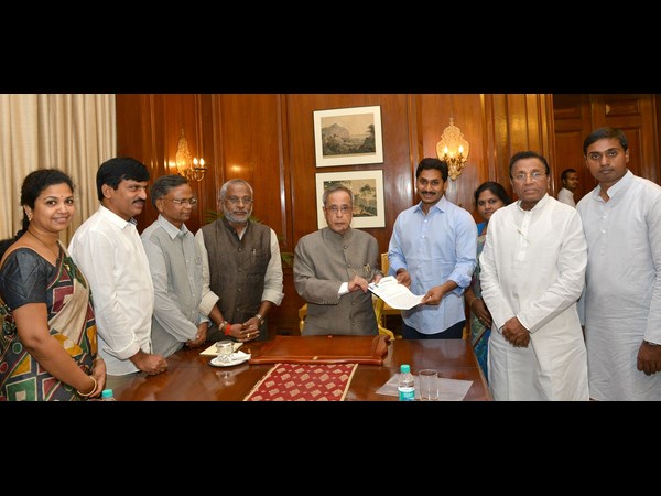 ప్రణబ్‌తో జగన్