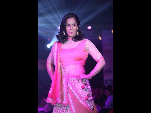 సైనా నెహ్వాల్ ఇలా... సైనా నెహ్వాల్ ఇలా...