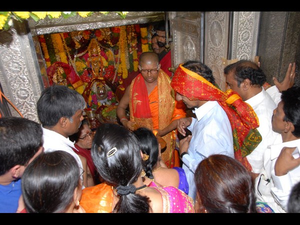 కేసీఆర్ కేసీఆర్