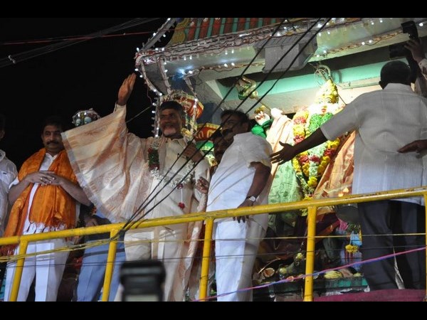 చంద్రబాబు చంద్రబాబు