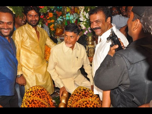 చంద్రబాబు చంద్రబాబు