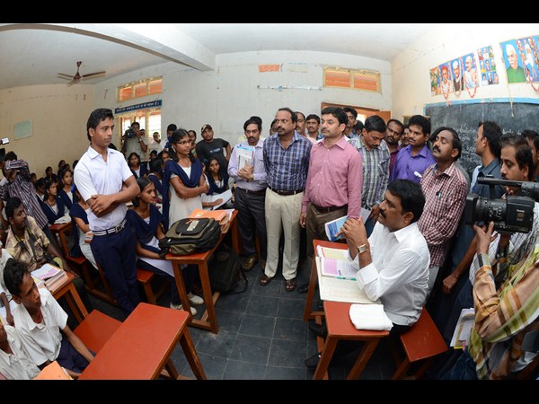 విద్యార్థులతో..