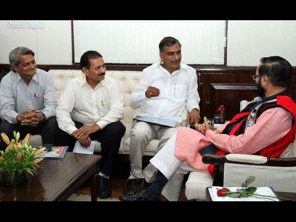ప్రకాశ్ జవదేకర్, హరీష్ రావు
