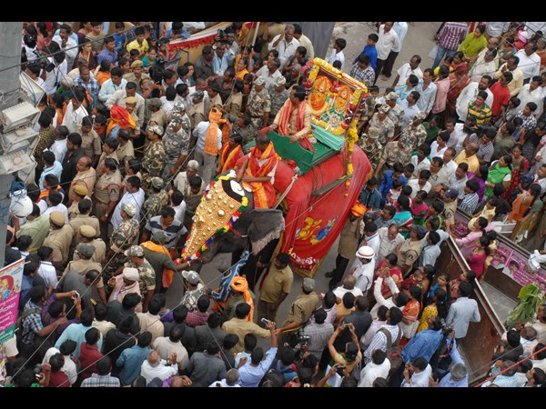 అంబారీ ఊరేగింపు