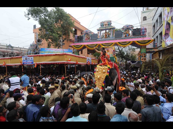 అంబారీ ఊరేగింపు