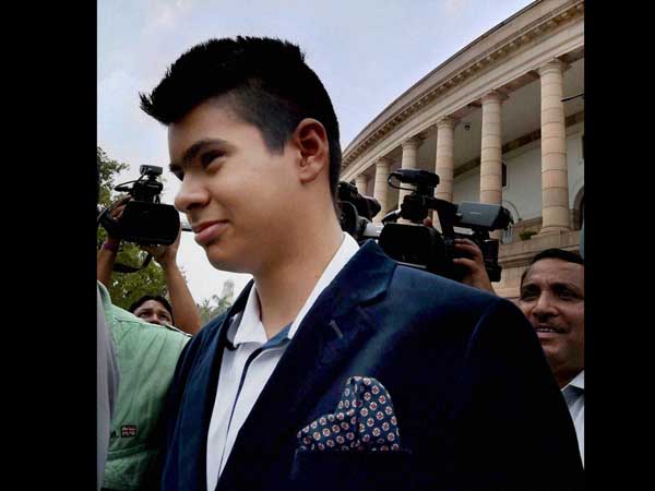  Priyanka Gandhi's son visits Parliament