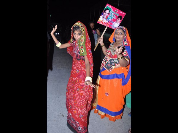 కేసీఆర్ ఫోటోతో...