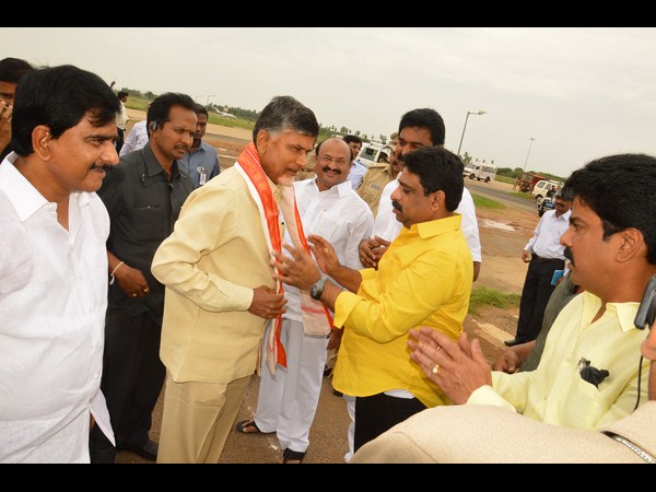బాబుకు సన్మానం