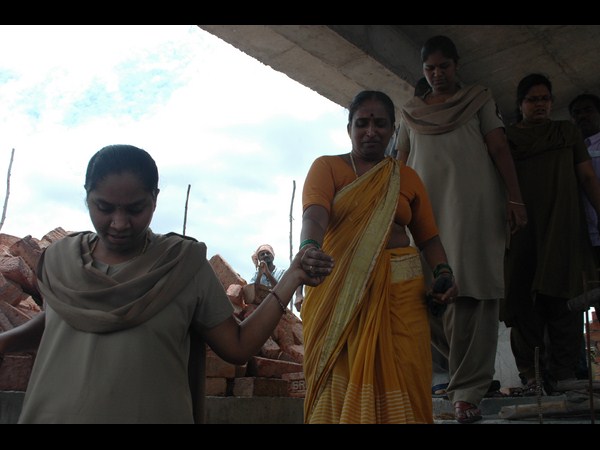 కూల్చివేతలు