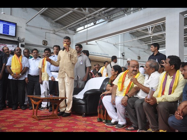 పాలన అంటే ఎక్కడో లేదు...