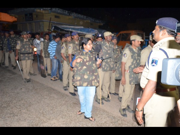 సూరారం కాలనీని చుట్టుముట్టి..
