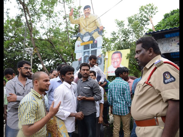 టీ మీడియా చిక్కులు