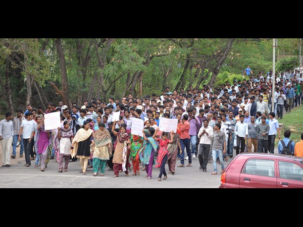 ఒయు విద్యార్థులు