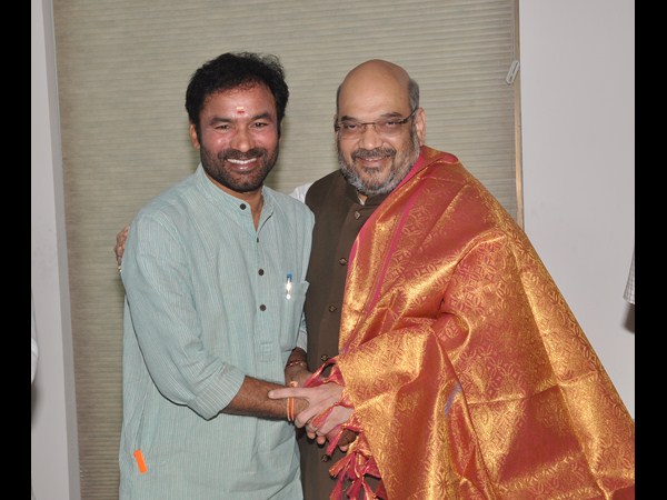 కిషన్ రెడ్డితో అమిత్ షా