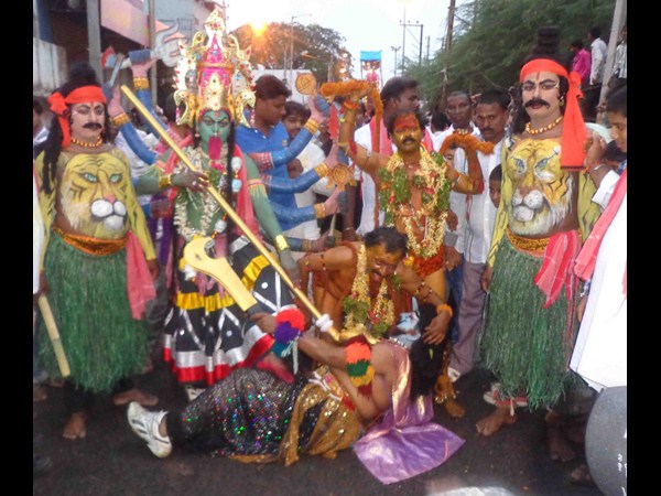 బోనమెత్తిన నగరం