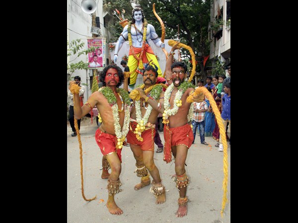 బోనమెత్తిన నగరం