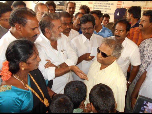 కరస్పాండెంట్‌కు దేహశుద్ధి