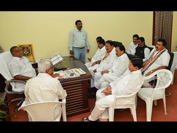 ఛైర్మన్‌కు ఫిర్యాదు