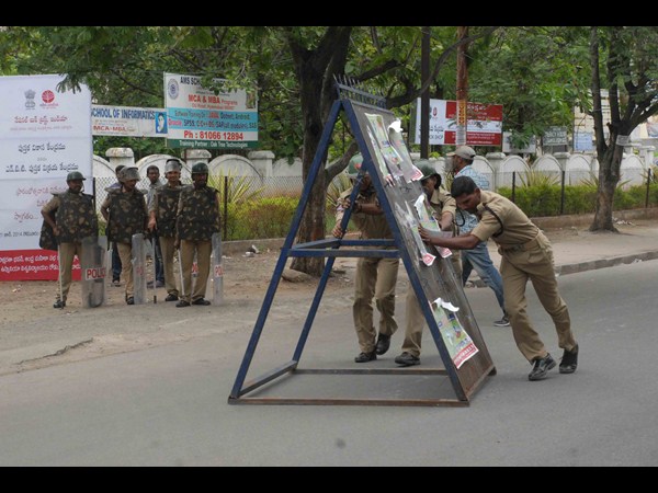 క్రమబద్దీకరణ వివాదం