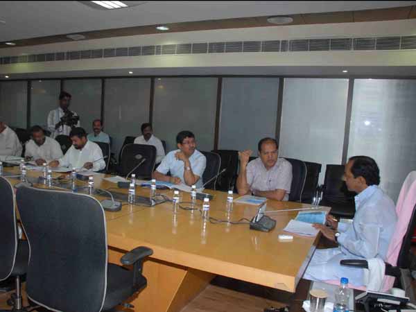 KCR plans ti buy central share in Singareni