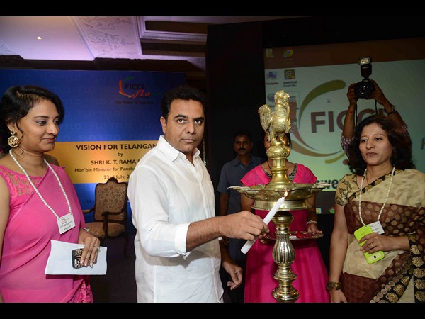 మహిళా పారిశ్రామికవేత్తలతో కెటిఆర్