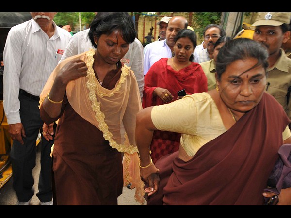 టీసీపై దాడి