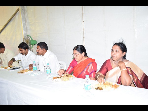 సహపంక్తి భోజనం