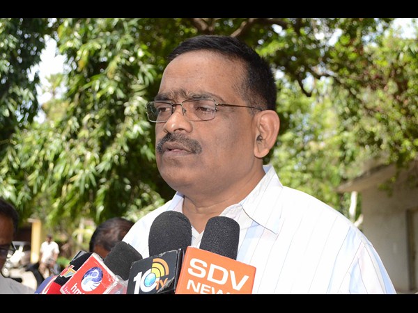 ఎసిబి వలలో అధికారి